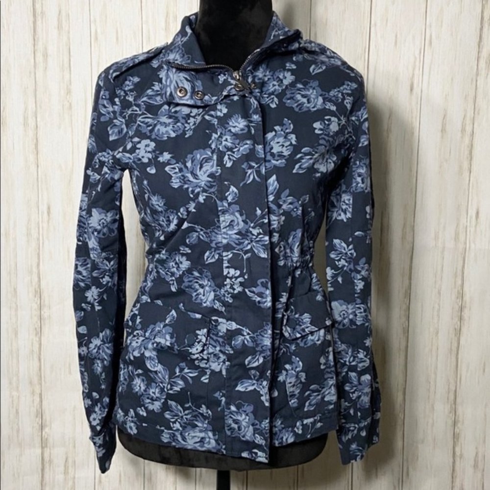 Francesca’s Miami floral Anorak blue jacket
